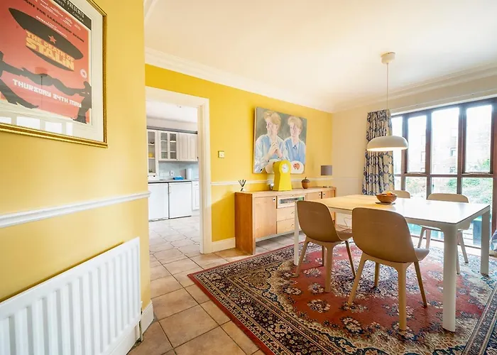 Pass The Keys Stunning 3 Bedroom Apt Leafy South Belfast With Lots Nearby
